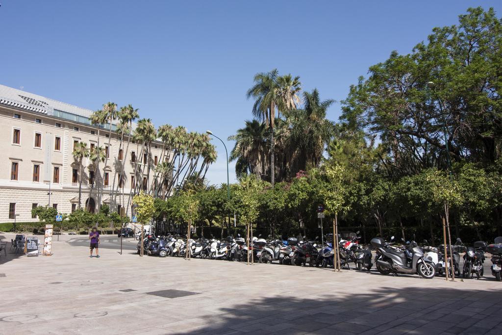 Cortina Apartments ! Malaga Exterior photo